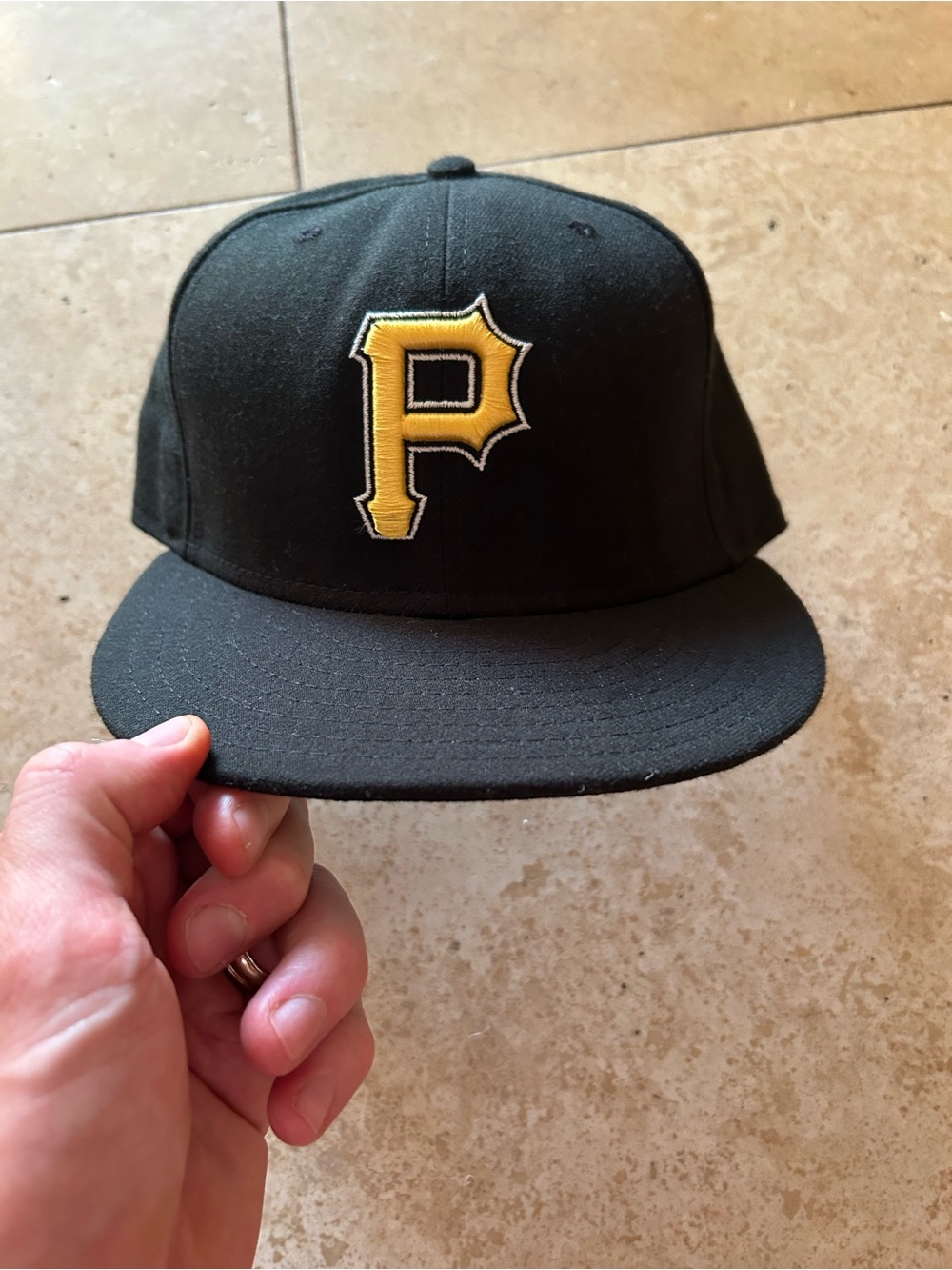 Men’s Pittsburgh Pirates New Era 59FIFTY Authentic Collection hat size 7 1/2.